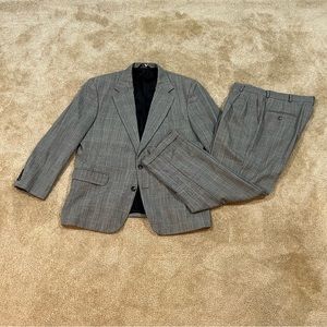 Haggar Brownish Gray Suit - 44R Jacket, 34W/30L Pants: Distinctive Style